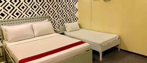 Habitación estándar | Escritorio y espacio para trabajar con un portátil