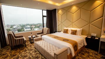 Premium Suite, Courtyard View | 1 bedroom, minibar, in-room safe, soundproofing