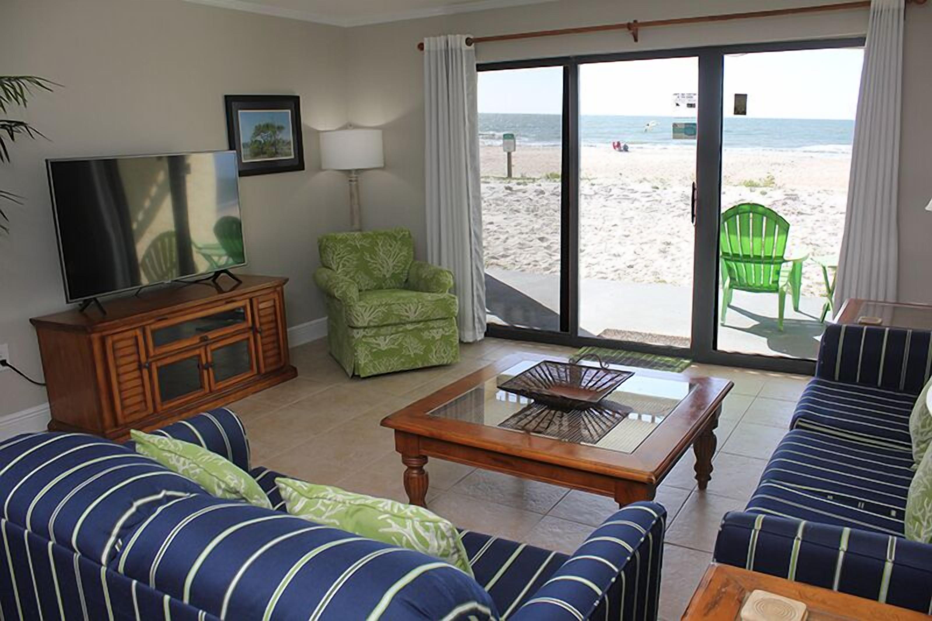 テレビ、DVD プレーヤー