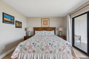 Room - EMBRACE NATURAL BEAUTY with elegant refinement. Exquisite decor emulates a tropical paradise. (St. George Island)