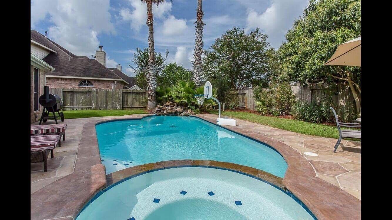 Luxury Home LOCATED IN HEART OF CANYON GATE.