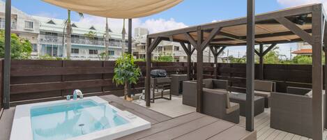 Private Vacation Home | Living area | Flat-screen TV