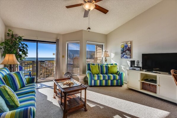 Télévision à écran plat, lecteur de DVD