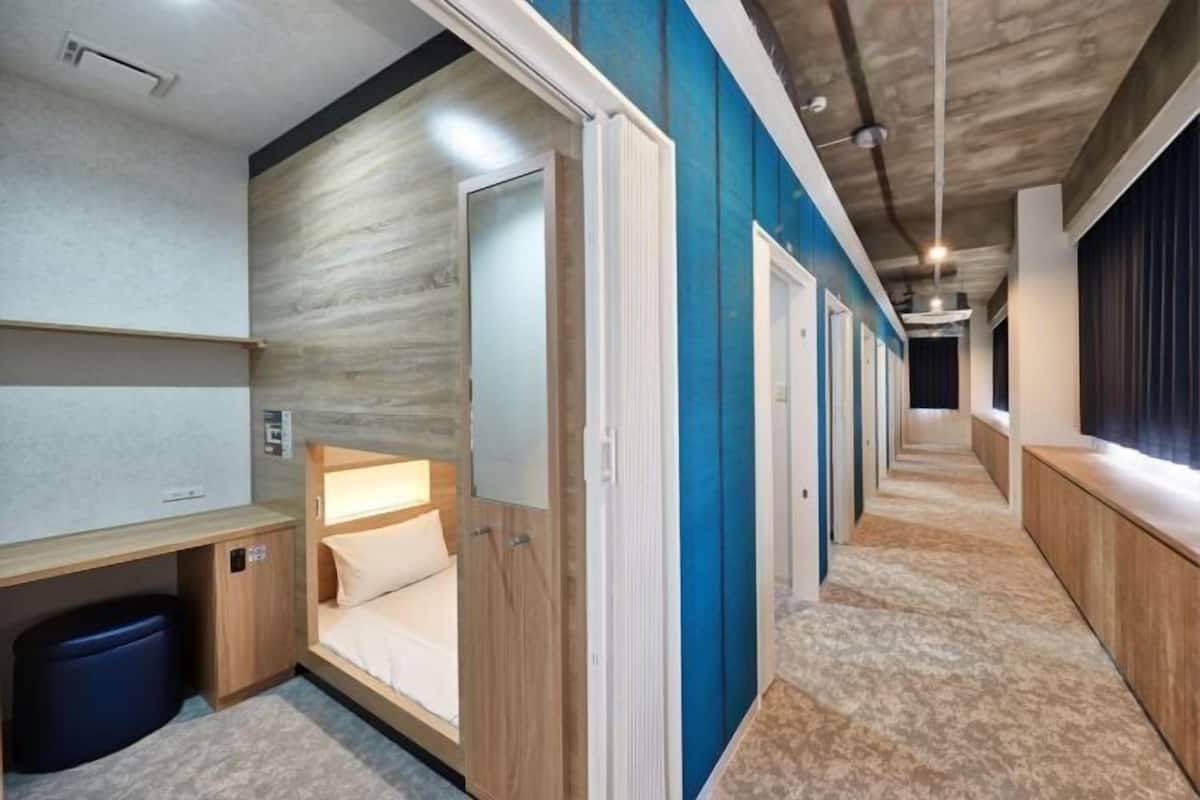 Literie hypoallergénique, coffres-forts dans les chambres