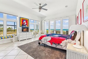 5 bedrooms, iron/ironing board, WiFi, bed sheets