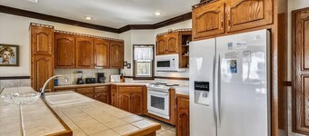 A MEMORY OF A LIFETIME is what you will have when you stay at this beautiful Plantation home