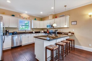 Fridge, microwave, oven, stovetop - ATTITUDE ADJUSTER IS THE PERFECT FAMILY GETAWAY! (St. George Island)