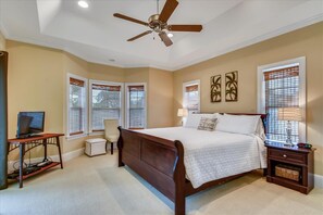 5 bedrooms, travel crib, free WiFi, bed sheets - ATTITUDE ADJUSTER IS THE PERFECT FAMILY GETAWAY! (St. George Island)