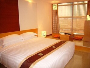 Superior Double Room | In-room safe, desk, blackout curtains, soundproofing - Maihao International Hotel (Zhuhai)
