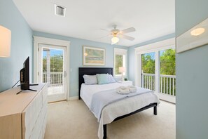 4 chambres, lit de bébé portatif, Wi-Fi, literie fournie