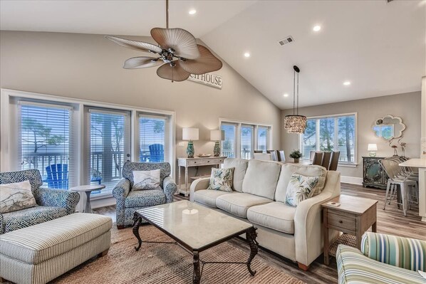 Télévision, lecteur de DVD, chaîne hi-fi