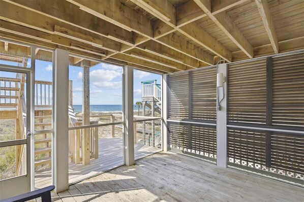 Interior - PATRUBY'S PLACE is THE PLACE for fun and sun! (St. George Island)