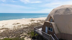 On the beach - Come and stay at the Dome! (St. George Island)