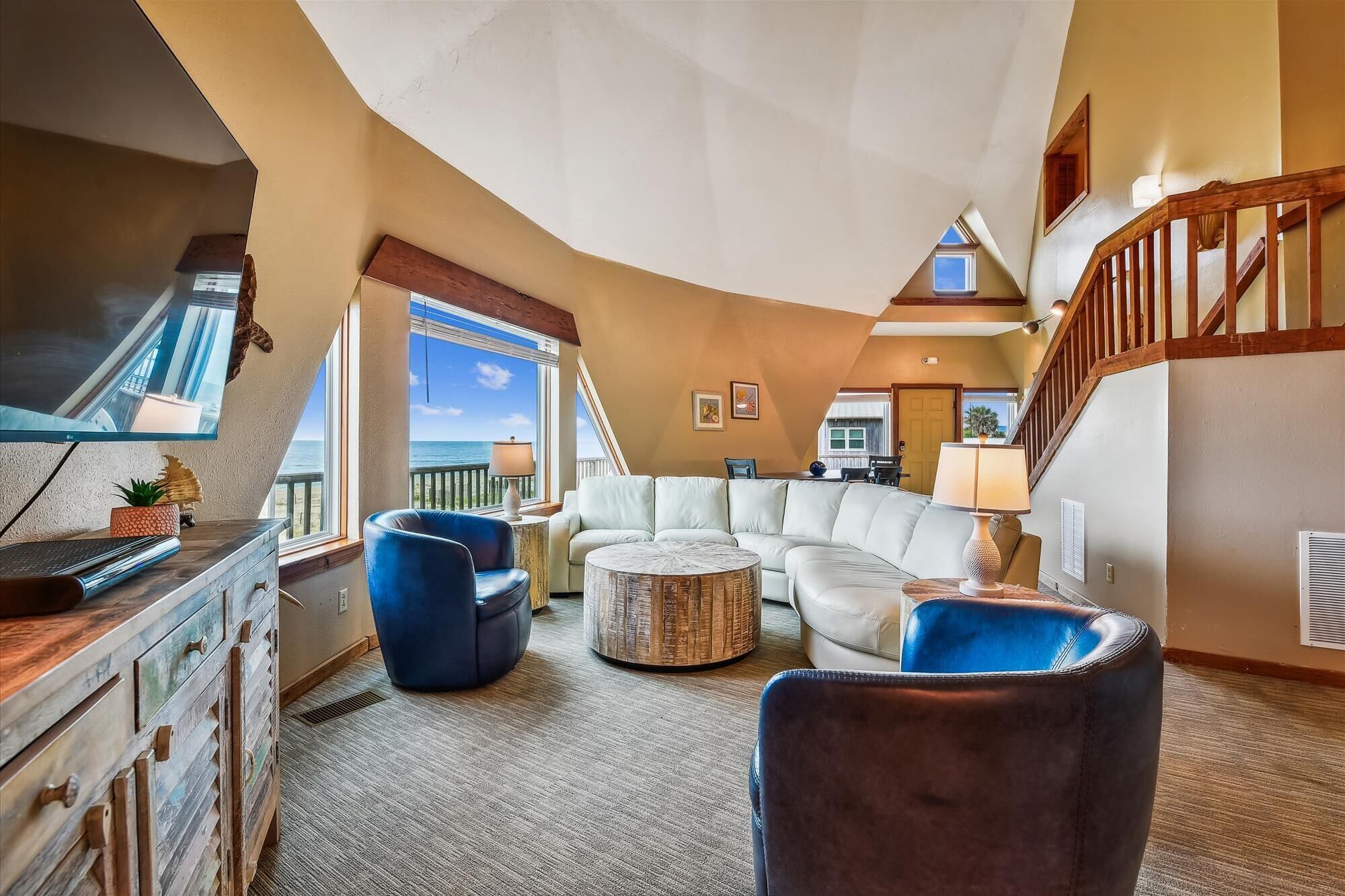 Fernseher, DVD-Player, Stereoanlage