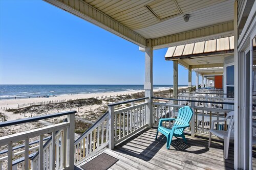 YOUR BEACHFRONT ISLAND RETREAT AWAITS YOU!