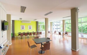 Dining - Family Apartment "My Home In Bangkok" A3/101 swimming pool,  gym, courts, etc (Tambon Prachathipat)