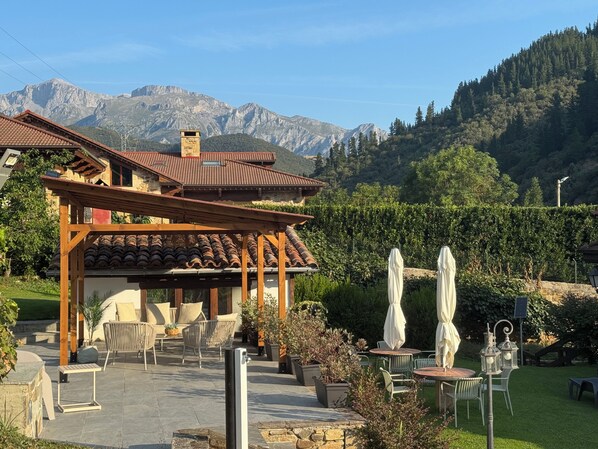 Outdoor dining - Apartamento en Los Picos de Europa - Potes (Frama)