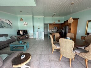 Smart TV, DVD player, stereo