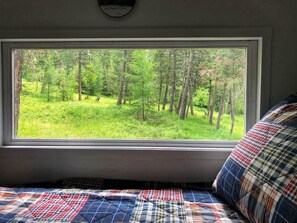 1 bedroom, bed sheets