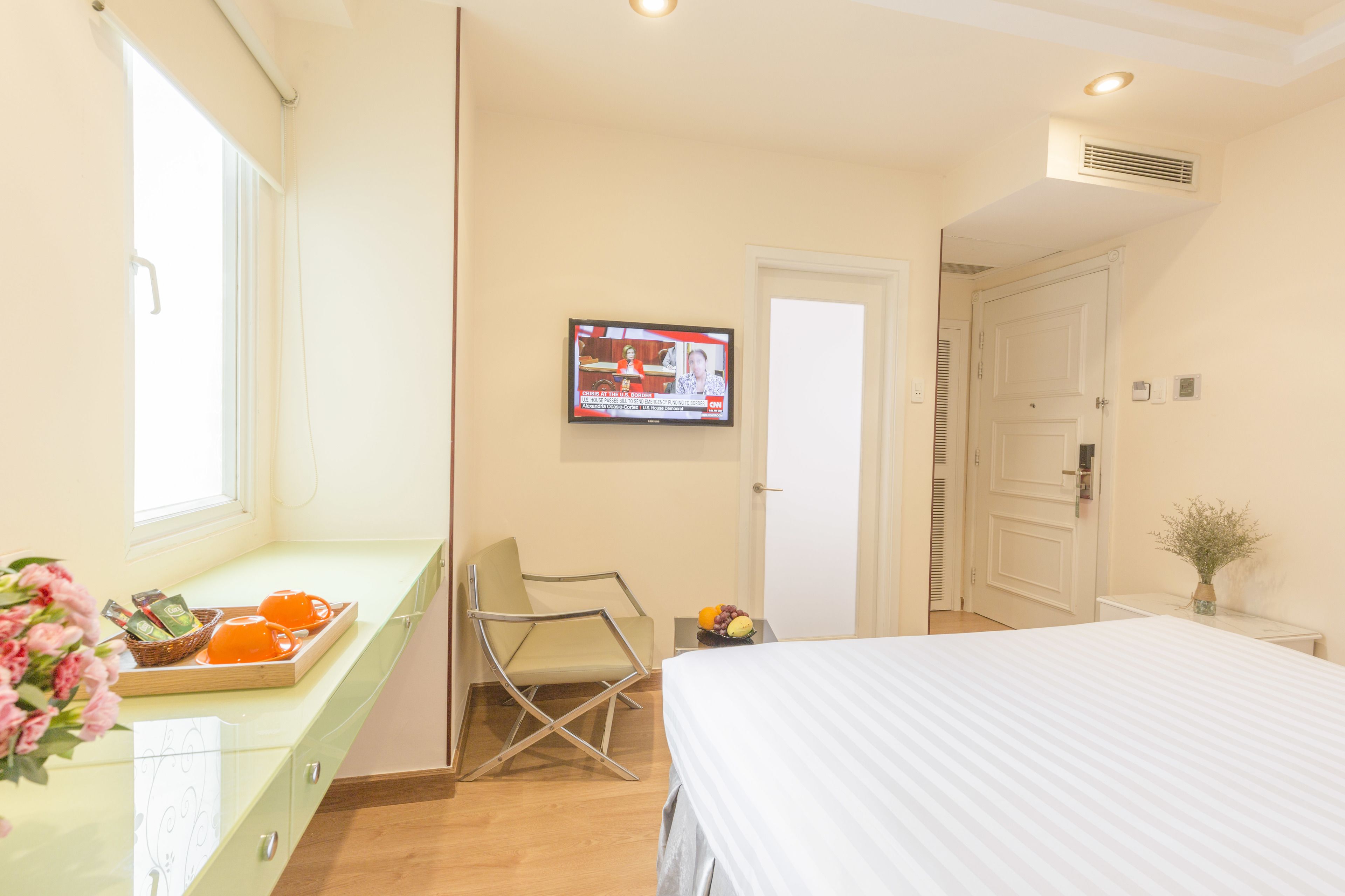 standard double room | 1 bedroom, minibar, in-room safe, desk