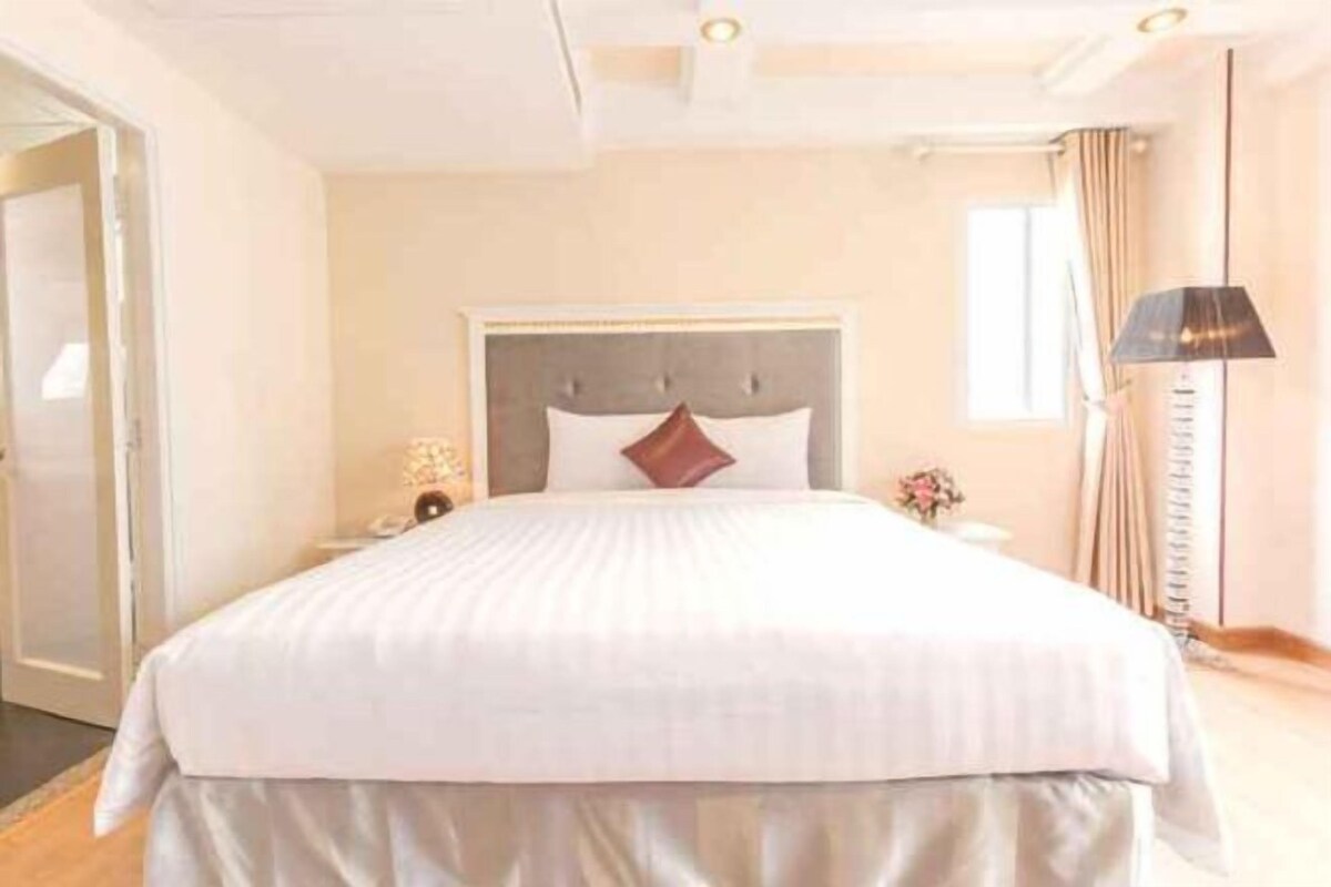 Minibar, in-room safe, desk, blackout drapes