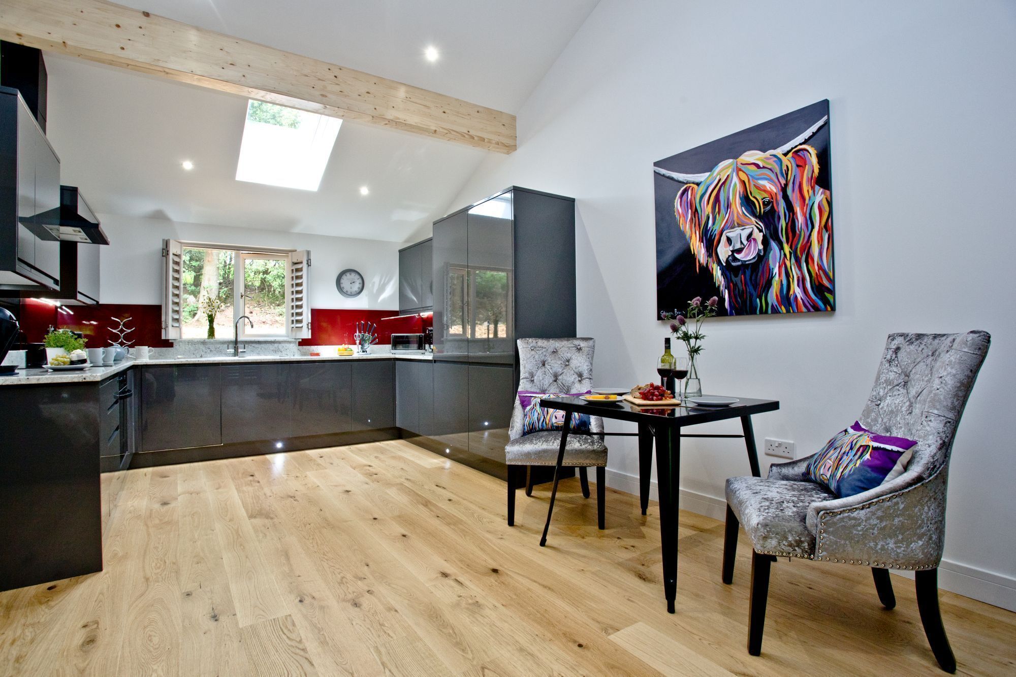 Microondas, horno, placa de cocina, lavavajillas