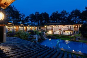 Interior detail - PINE TREES CLOUD VILLA (Guilin)