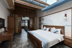 Premium House, Garden View | Premium bedding, down comforters, pillowtop beds, individually furnished - PINE TREES CLOUD VILLA (Guilin)