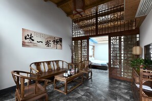 Premium House, Garden View | Premium bedding, down comforters, pillowtop beds, individually furnished - PINE TREES CLOUD VILLA (Guilin)