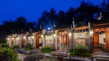 تفاصيل الفندق من الداخل