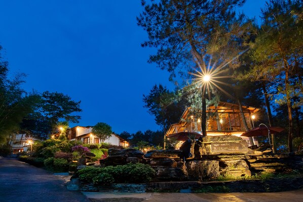 Exterior - PINE TREES CLOUD VILLA (Guilin)