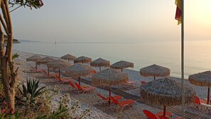 Beach nearby, sun loungers, beach towels - Sarakiniko cottage with private pool (Lefkes)