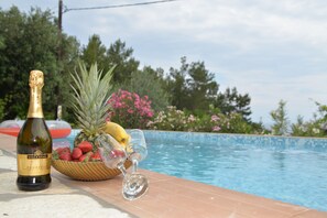 Outdoor pool - Sarakiniko cottage with private pool (Lefkes)