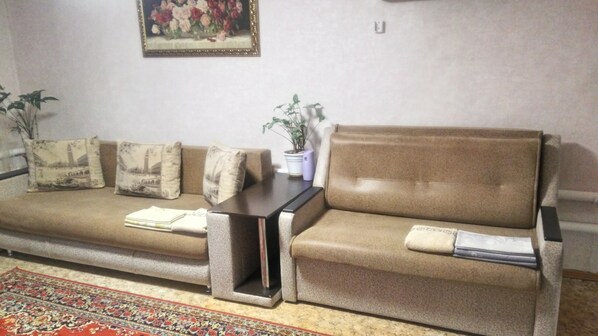 Family Room | 1 bedroom, premium bedding, Select Comfort beds, individually decorated