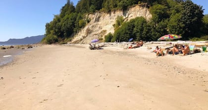 2-bedroom Ocean View, Open Layout Suite with Exposed Bedrock