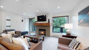 Télévision, cheminée