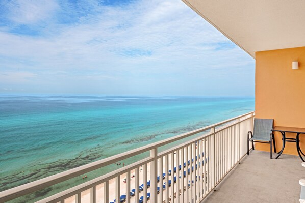 Property grounds - Gulf front condo with resort amenities, snack bar, and Lazy River (Panama City Beach)