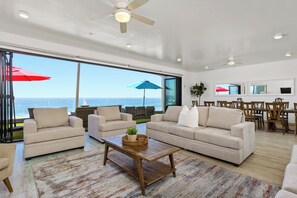 TV - Upper Level Luxury Oceanfront Condo with a Spa P809-5 (Oceanside)