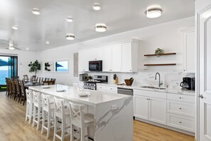 Fridge, microwave, oven, stovetop - Upper Level Luxury Oceanfront Condo with a Spa P809-5 (Oceanside)