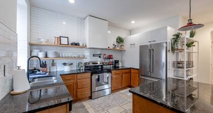 Kaunis 3000 SF 4 BDRM (+ Bonus Rm) Yksityinen iso koti Keski West End (CWE)