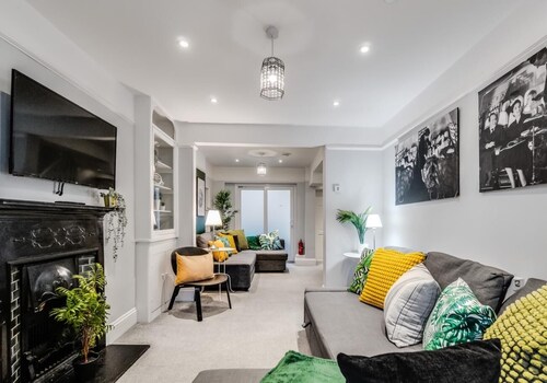 Central Pier Place | By My Getaways