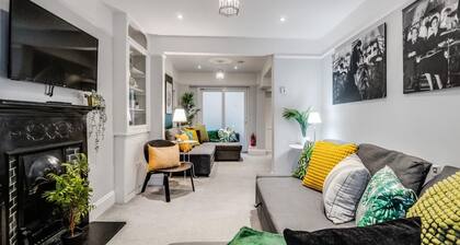 Central Pier Place | By My Getaways