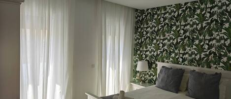 2 bedrooms, laptop workspace, soundproofing, iron/ironing board