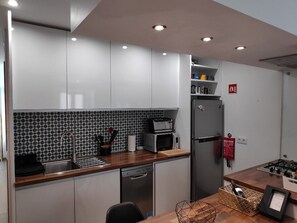 Fridge, microwave, oven, stovetop - The Old Town House @Old Town By Freetimealgarve (Faro)