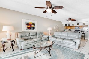 Een televisie, een dvd-speler en een filmbibliotheek