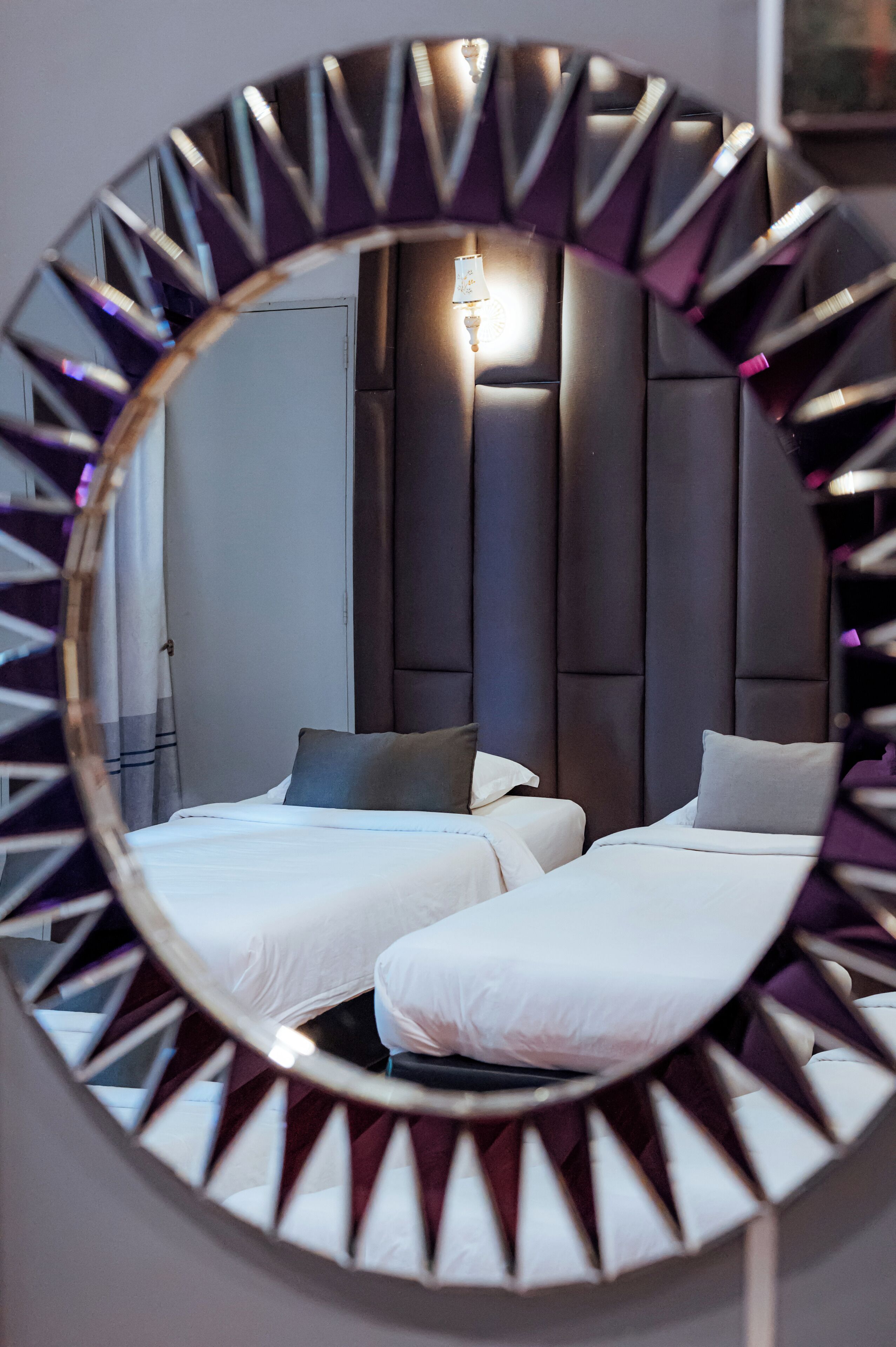 Deluxe Triple Room, 3 Twin Beds | Individually decorated, individually furnished, desk, laptop workspace