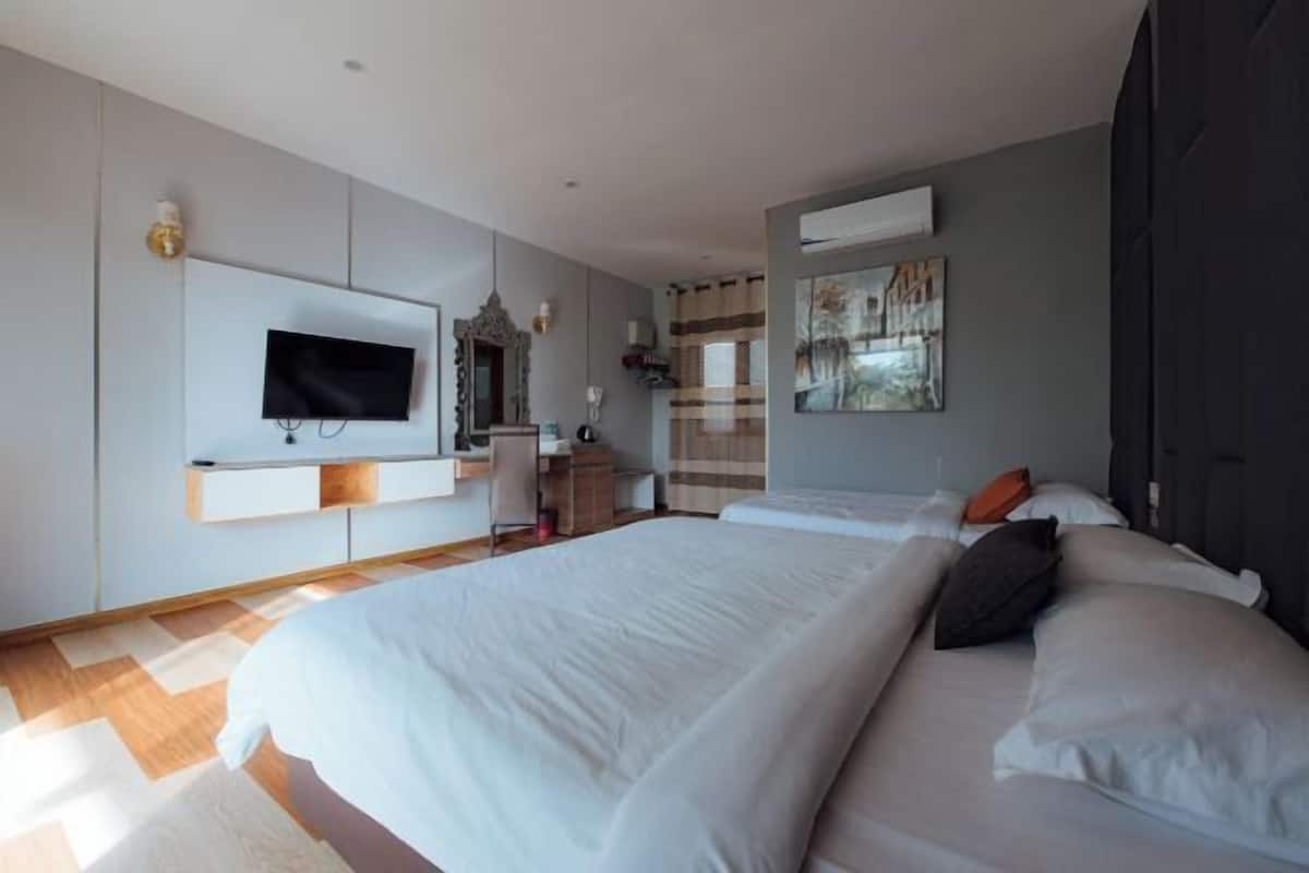 1 chambre, décoration personnalisée, ameublement personnalisé, bureau