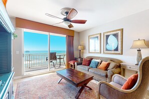 TV, DVD player - Beachfront, high-end condo with Pool, Hot tub & Splash pad (Panama City Beach)