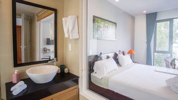 Standard Double Room, 1 King Bed, Pool View