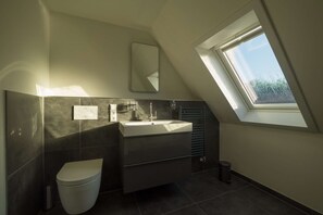 Shower, hair dryer, towels - Penthouse for 6 persons, roof terrace, pool, sauna, garden (Sankt Peter-Ording)